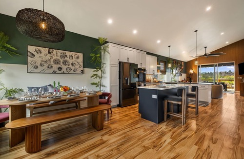 Leicester House | Hidden Speakeasy | Hot Tub/Sauna Views | Kids Adventures