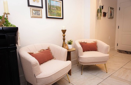 American Fork Bed & Breakfast | Hideaway Suites On 5th (formerly 5th East Hall B&B)