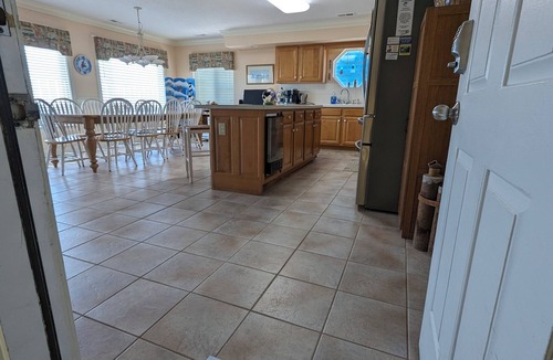 Holden Beach House | "Holden Peach" - Luxury Oceanfront Home, 4 Bedrooms/4.5 Bathrooms