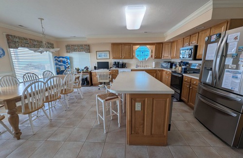 Holden Beach House | "Holden Peach" - Luxury Oceanfront Home, 4 Bedrooms/4.5 Bathrooms