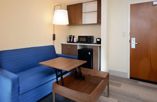 Durham Hotel | Holiday Inn Express & Suites Raleigh Durham Airport at RTP by IHG