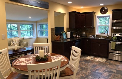 Highlands House | Horseshoe View Cabin: Pet-Friendly Highlands Home w/Deck & Firepit Table