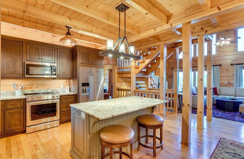 Vein Mountain Cabin | Hot Tub, Game Room! Group-Friendly Nebo Cabin