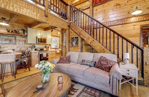 Whittier Cottage | Hot Tub Haven! Mtn-view Home 13 Mi to Bryson City!