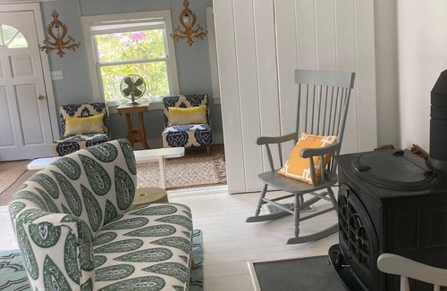 Coxsackie House | Hudson Riverfront 1830 Farmhouse Cottage W/Beach, Canoe & Kayaks