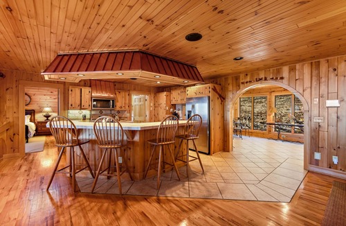 Beech Mountain Cabin | Huge Cabin on Beech Mountain
