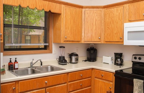 Blairsville Cabin | Jacuzzi, Fireplace, Nature, Views, Peaceful, Patio
