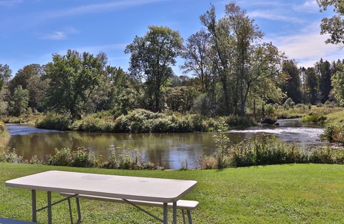 Cooperstown House | JR's Place Under 5 minutes to Dreams Park or Cooperstown, game room
