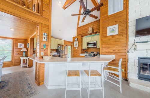 Duck House | Just For Fun - Duck, Schooner Ridge, Pool Open 4/15, Pool Heat Option, Hot Tub, Close to Downtown