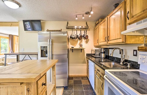 Mountain House Condo | Keystone Mountain Getaway: Walk to Ski Lifts