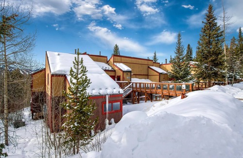 Baldy Mountain Condo | King Bed and Bunks/Office. Free Bus to Town/Skiing. Sweet View!