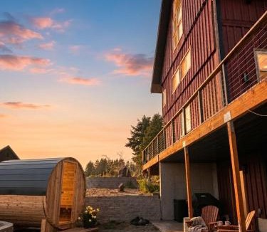 Lewis County Ski Chalet | King beds, foosball & air hockey, home theater