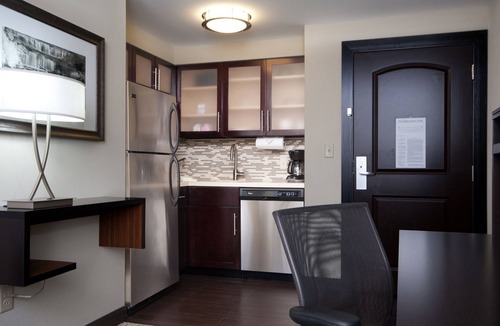 Amherst Apartment | King Studio Suite w/Free Breakfast, & Pool