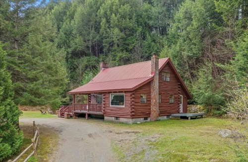 Warrensburg House | Lake George | Hot Tub | Firepit | Schroon Lake