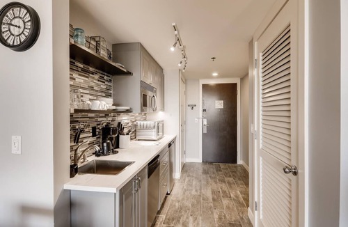 Lake Las Vegas Condo | Lake Las Vegas condo with balcony, lake and golf course view