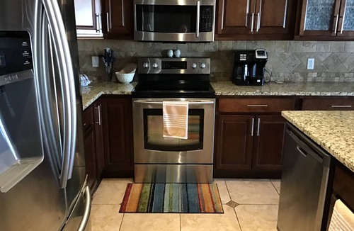 Geneva-on-the-Lake Condo | Lakefront Condo 2br/2ba 208 indoor pool, beach/balcony. Rent 3/4th free-ask