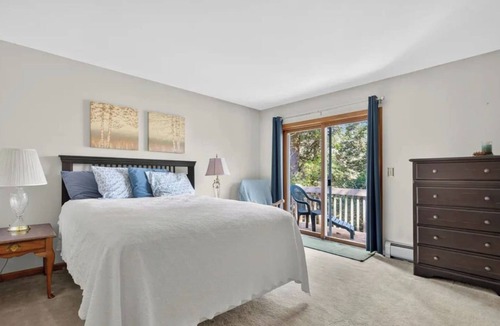 Lake Luzerne-Hadley House | Lakefront Fireplace Sleeps 10 Near Ski EV Charger