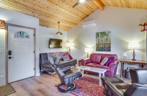 Lake Bosworth House | Lakefront Snohomish Cottage w/Private Dock!