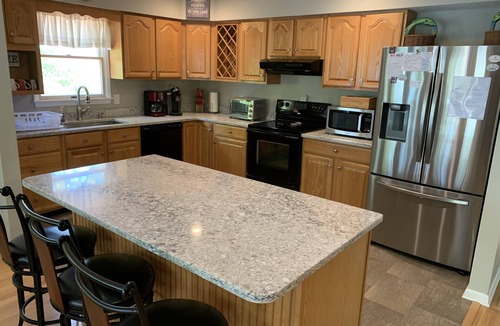 Henrico House | Lakefront w/Private Beach, Dock, Kayaks, SUPs, Game Room - 5BR Family Retreat