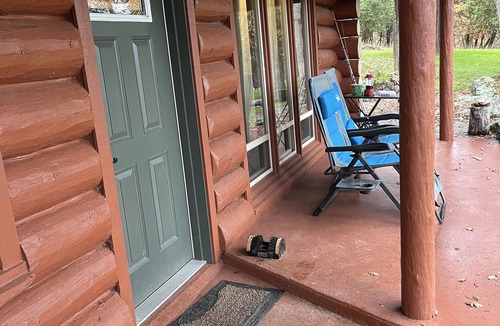 Shady Cove Cabin | Lakeside Log Cabin Escape