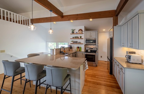 Nebo House | Lakeside Pagoda-Lake and Mountain Views- Easy Walk To Private Dock W/Boat Slip