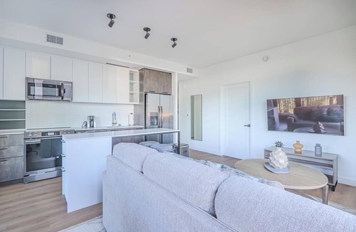 Washington Apartment | Landing | Chic 2BD, Courtyard, Rooftop Lounge