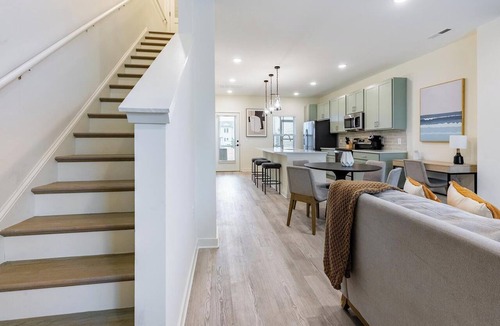 Wilmington Apartment | Landing | Chic 2BD, Pool, Yoga Studio