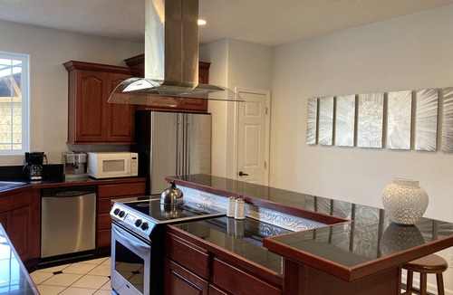Independence House | Large Independence House for Families & Groups