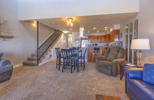 Newport Condo | Large Oceanfront Views 2 Kings Bed 2 Bath Lg Spa Tub Romantic Nye Beach Getaway