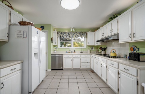 Ocean Pines House | LARGE WATERFRONT HOME IN QUIET NEIGHBORHOOD IN OCEAN PINES