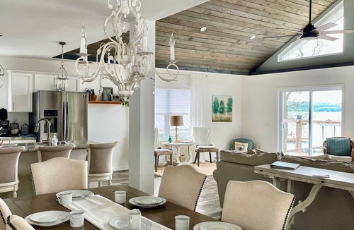Lodi Villa | Level Lakefront Villa with Gorgeous Seneca Sunsets 3,510 sq. ft.