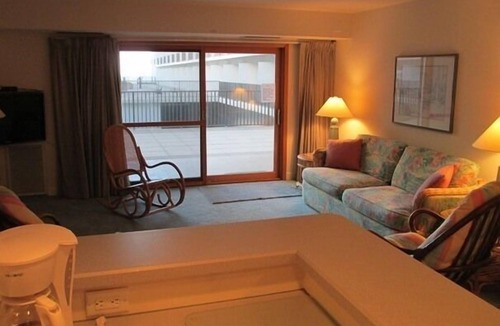 Rehoboth Beach Condo | LINENS INCLUDED*! HORIZON VIEWS OF OCEAN FROM ALL ROOMS OCEANFRONT/BOARDWALK BUILDING/ROOFTOP POOL UNIT 213
