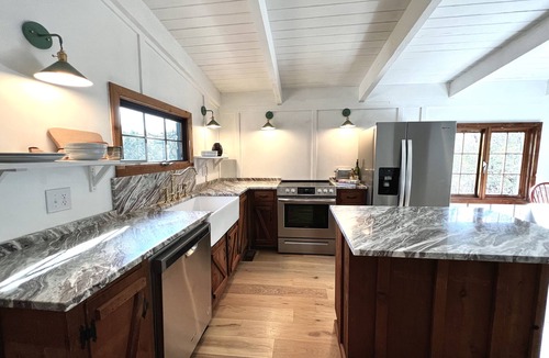 Brevard Cabin | Log Cabin near Brevard with lakes, golf, private hiking and super fast wifi