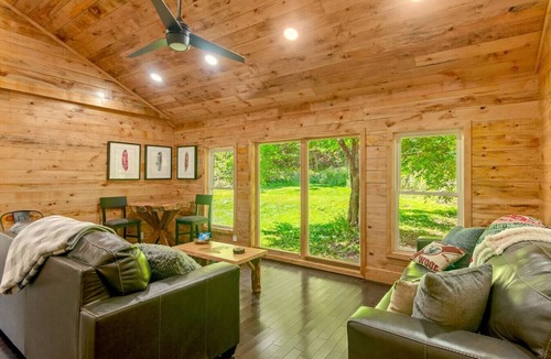 Big Indian Cabin | Log Cabin with modern comfort, hiking,fishing&more