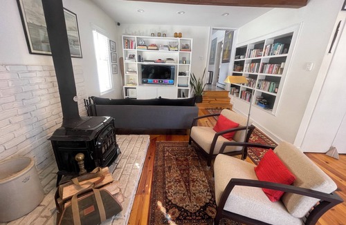 Valatie House | Longreach-an Upstate home/Chatham Center retreat! Summer 2026 or long termlease