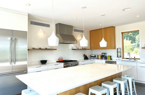 South Fork House | Lost River Solar - Modern 4BR+lofts. Hot Tub w/Epic Views! Swim + Fish Pond!