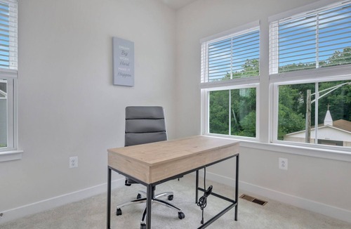 Glenarden House | Lovely, newly-built, 4-bedroom townhome & 2-car garage in Lanham