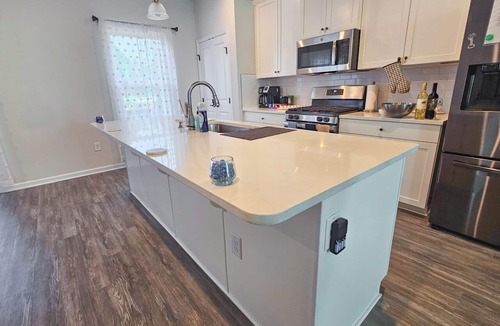 Cary House | Lux Home - Mins to Downtown, RDU, Fenton, UNC Health, WakeMed, & The Triangle