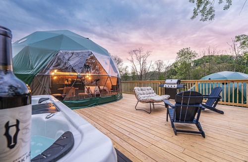 Bluewell Cabin | 🏕️ Luxe Geodesic Dome Hot Tub & Starlink 5 Min to Hatfield-McCoy