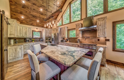 Blue Ridge House | Luxurious modern rustic house on Lake Blue Ridge - sleeps 14