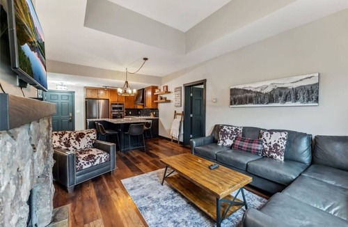 Copper Mountain Condo | Luxury 2BR/2BA - Granite Kitchen, King Bed, Hot Tubs - Copper Mtn Center Village