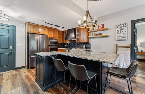 Copper Mountain Condo | Luxury 2BR/2BA - Granite Kitchen, King Bed, Hot Tubs - Copper Mtn Center Village