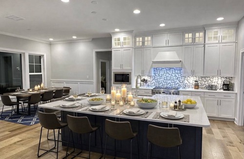 Long Neck House | Luxury 6BR Peninsula Estate - 5,000 Sqft, 6.5 Baths, EV Charger, Linen