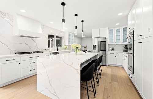 Gresham Villa | Luxury 7BR Villa with Pool, Hot Tub, Sauna, Gym & Billiard