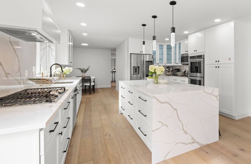 Gresham Villa | Luxury 7BR Villa with Pool, Hot Tub, Sauna, Gym & Billiard