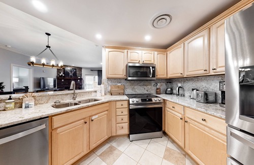 Gatlinburg Condo | Luxury condo steps from downtown with hot tub, pool, & free attraction tickets
