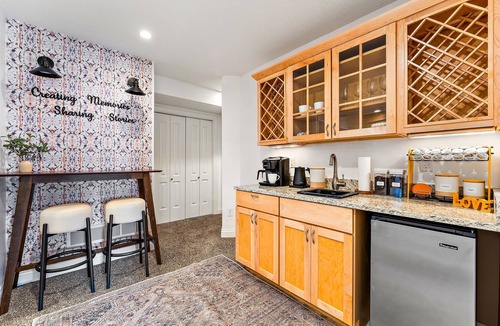 Morris Park House | Luxury & fun family getaway, sleeps10 near MOA MSP