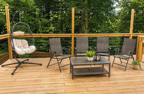 Cheswolde House | Luxury Kosher Retreat Designer Home Sleeps 8