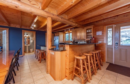 Mountainside House | Luxury Log Chalet Overlooking Deep Creek