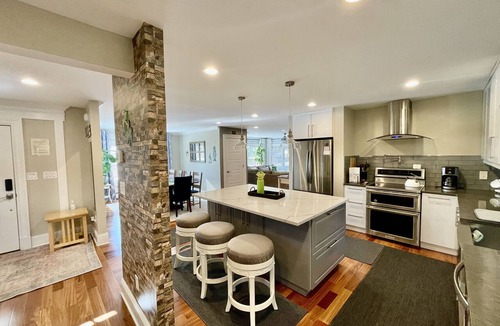Stroudsburg House | Luxury Pocono Escape Hot Tub Sauna outdoor Fire Pit 8 beds close to vineyards